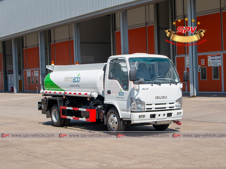 4,000 Litres Refueling Tank Truck ISUZU - RF